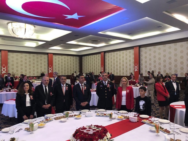 Kaymakamımız Abdullah DEMİR, Cumhuriyet  Resepsiyonuna, Katıldı.