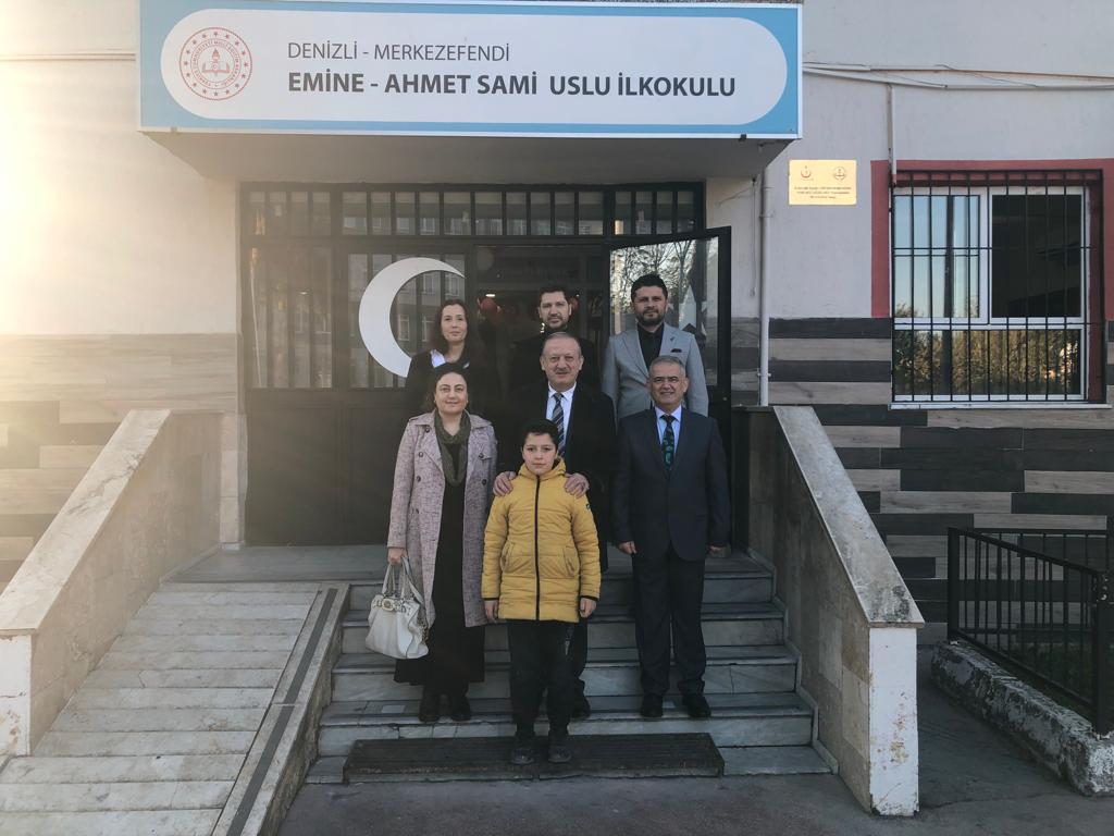 Kaymakamımız Sayın Abdullah Demir, 24 Kasım Öğretmenler gününü sebebiyle geleceğimiz mimarı olan Öğretmenlerimizin gününü kutladı.